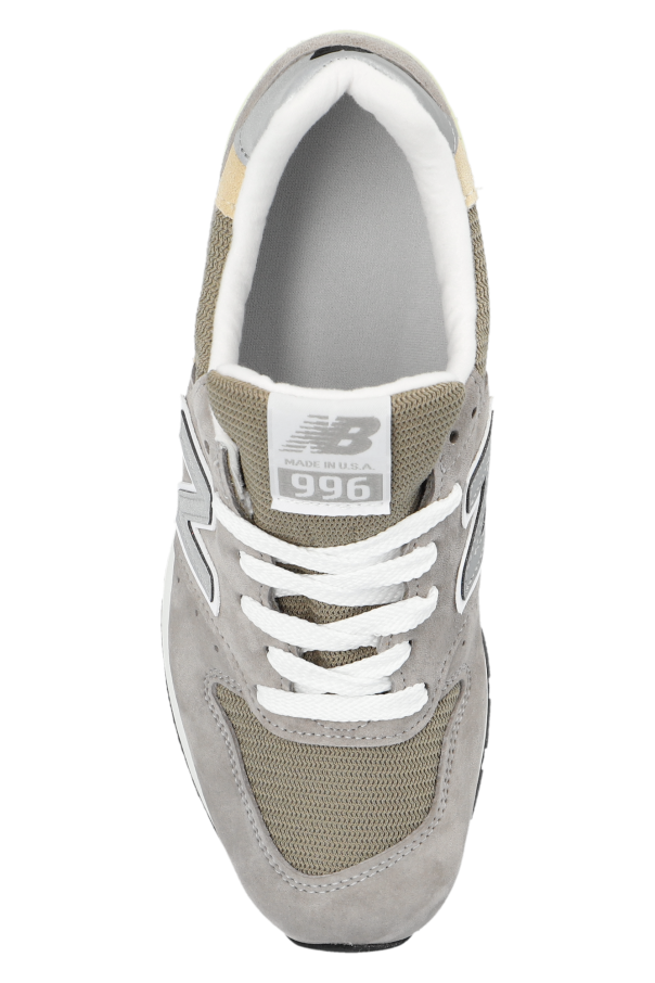 Carácter racing de esta nueva silueta de New Balance - Grey